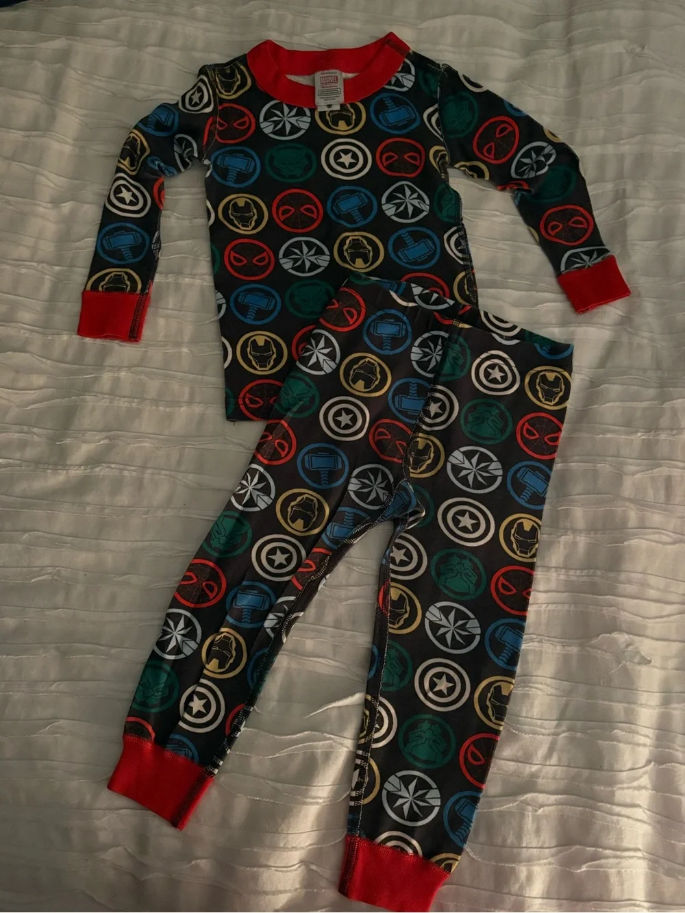 Hanna Andersson Marvel Icon Long Sleeve Pajama Set - Black with Red Trim